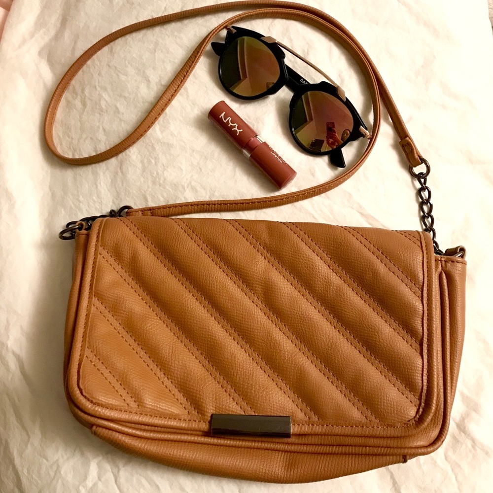 💕 Beige Mossimo Cross Body Purse 💕
